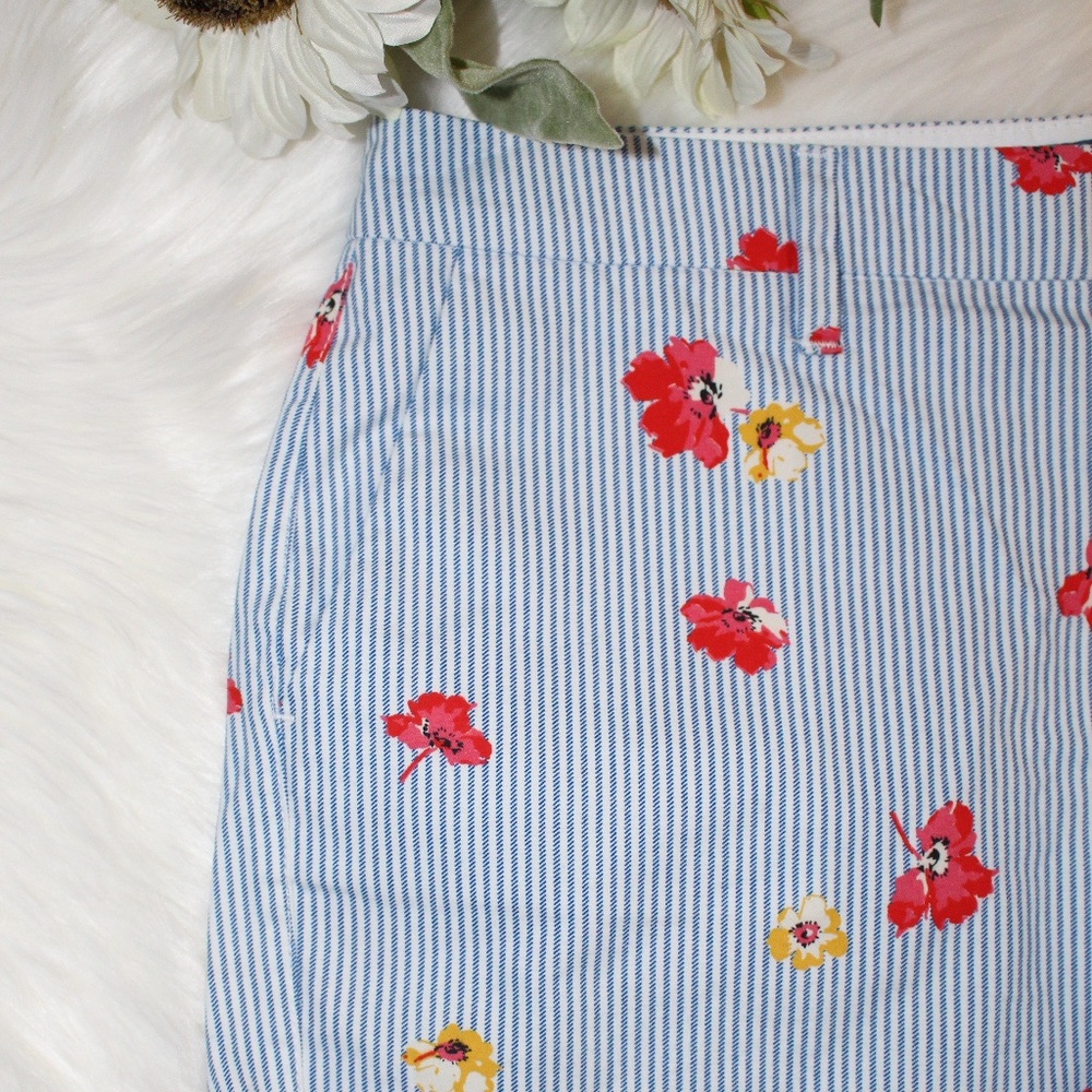 Old Navy, floral and striped shorts. - Picture 3 of 6